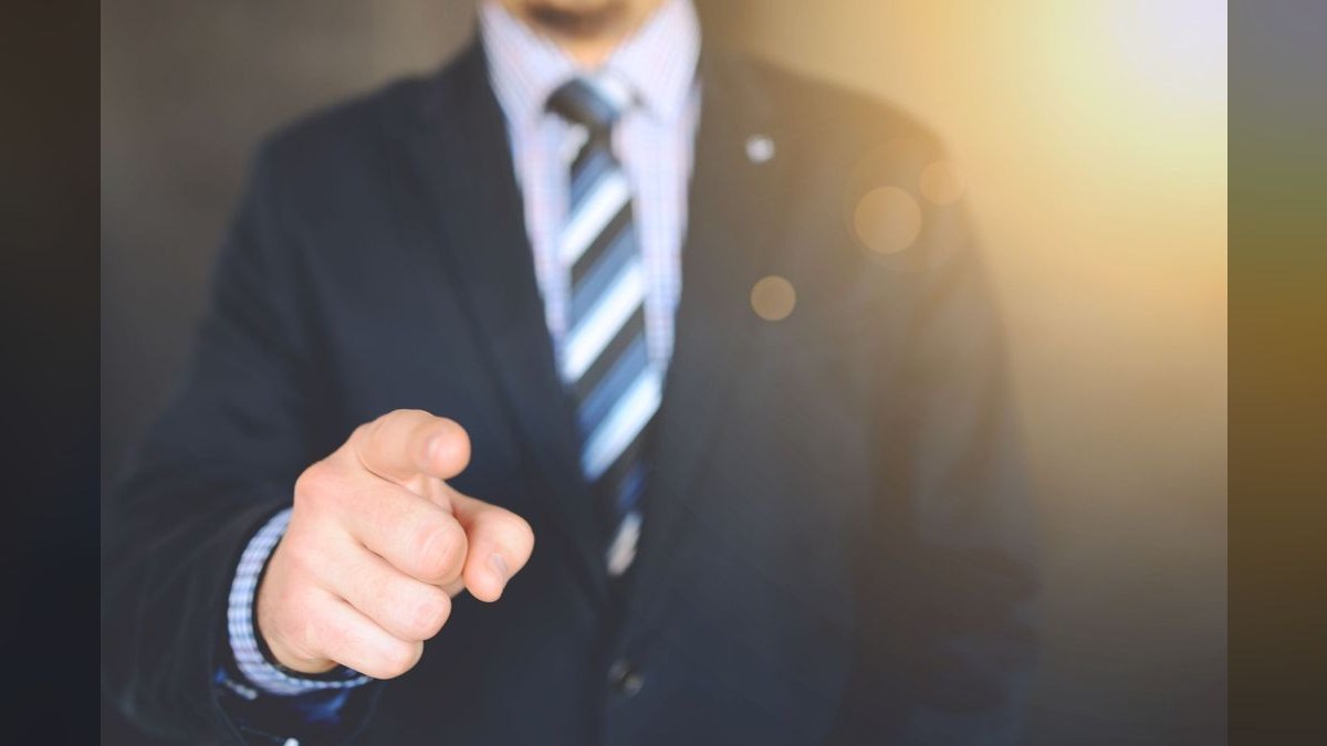 How should sales leaders plan and manage territory sales expansion — figure 6