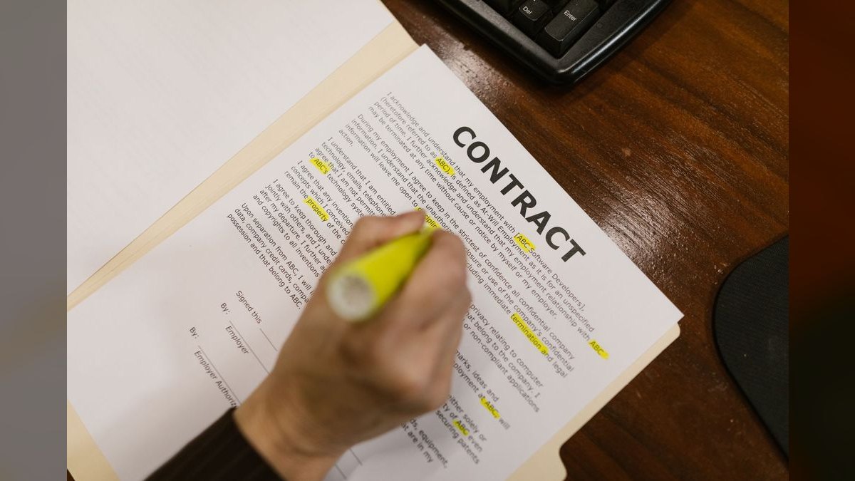 The Contract Redlining Reboot — 60-Min Training — figure 1