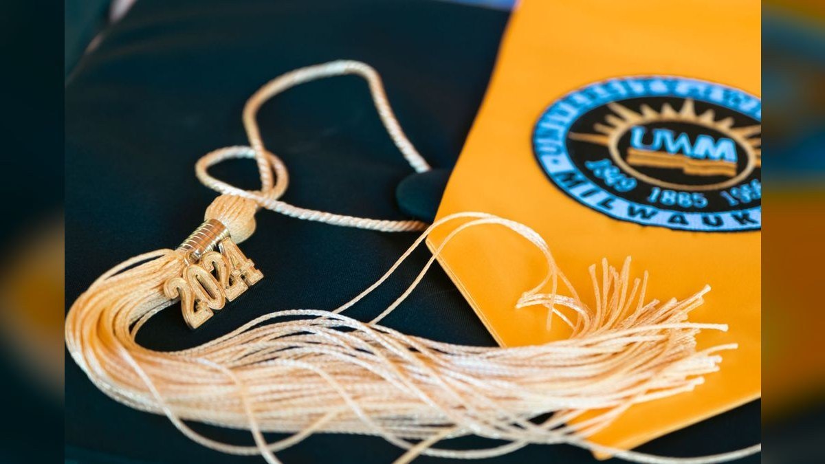 Higher-Ed Enrollment Advising — 60-Min Training