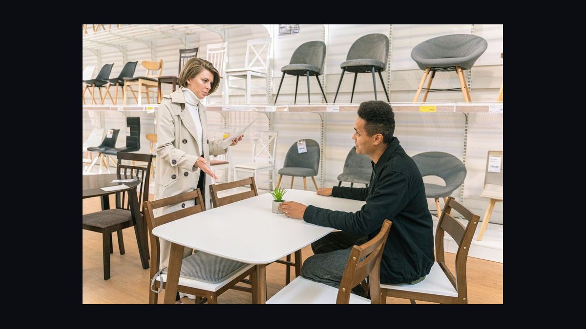 Furniture Showroom Selling — 60-Min Training