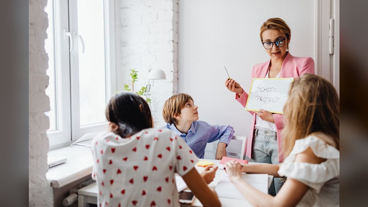 Bookkeeping Outsourcing Selling to SMB — 60-Min Training — figure 1