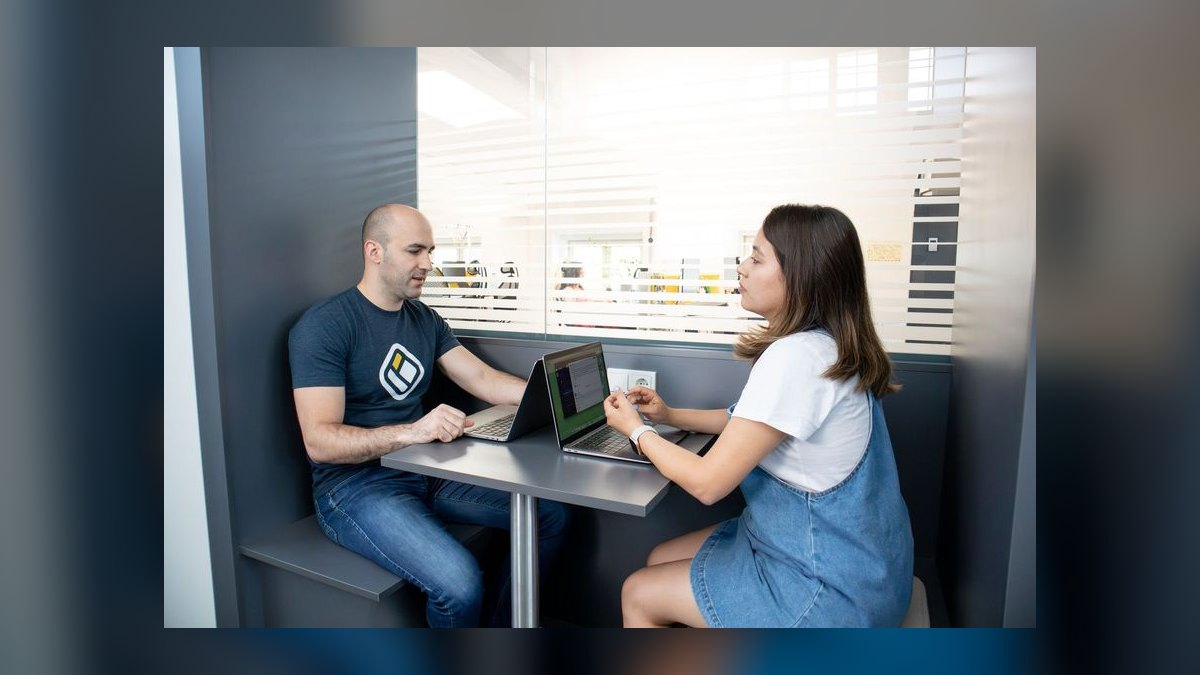Identity Verification (IDV) Software Selling to Fintechs and Banks — 60-Min Training — figure 9
