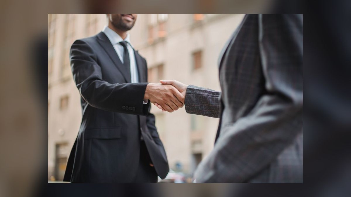 How do you run a sales training on disqualifying bad-fit deals in 2027 — figure 6
