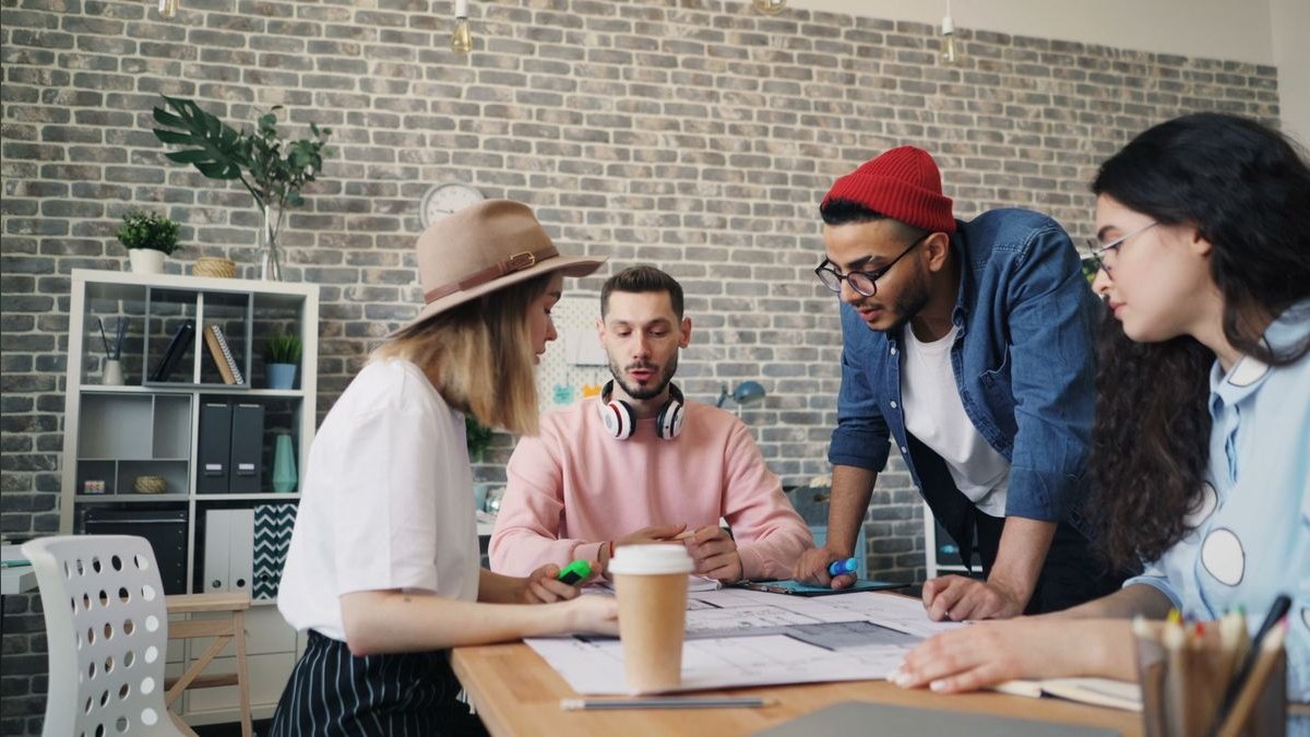How do you run a sales training on selling during a budget freeze in 2027 — figure 2
