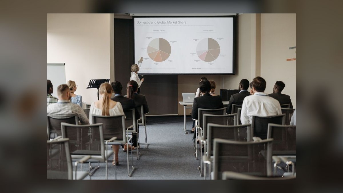 How do you run a sales training on mid-market account mapping in 2027 — figure 6