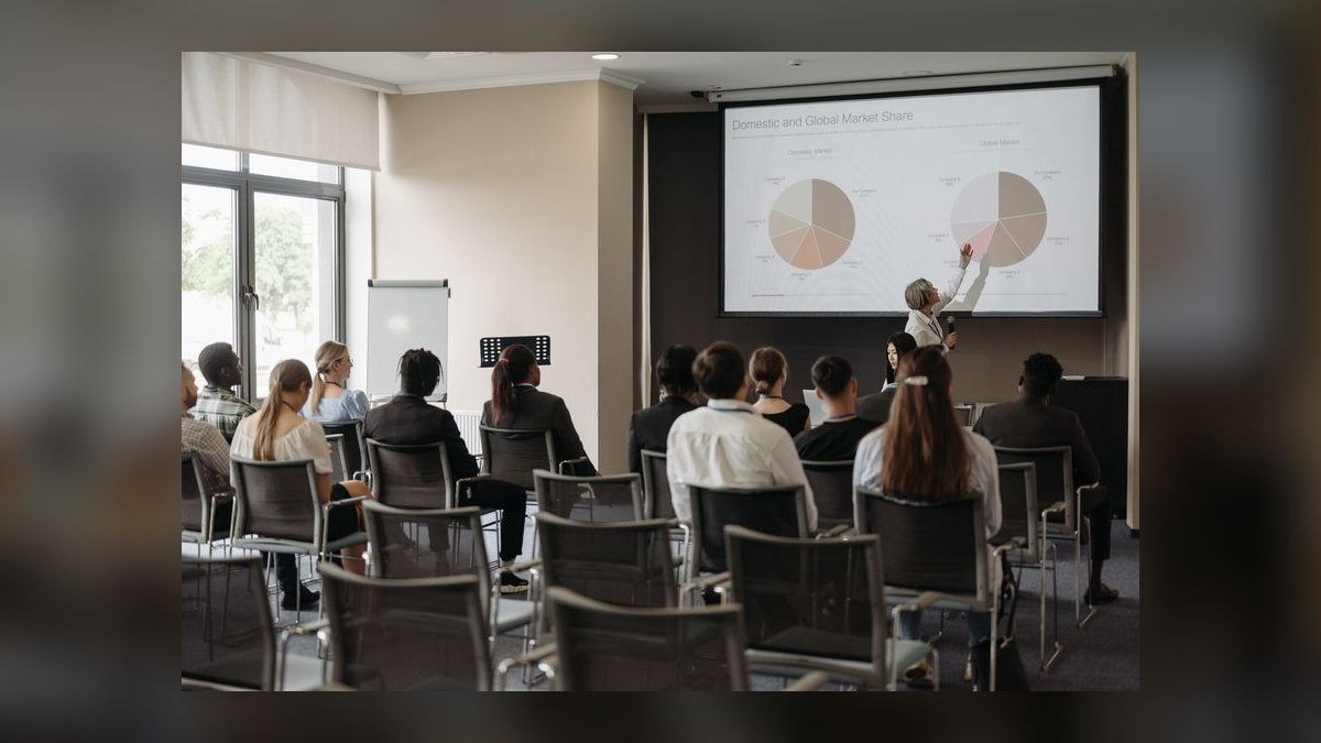 How do you run a sales training on mid-market account mapping in 2027 — figure 7