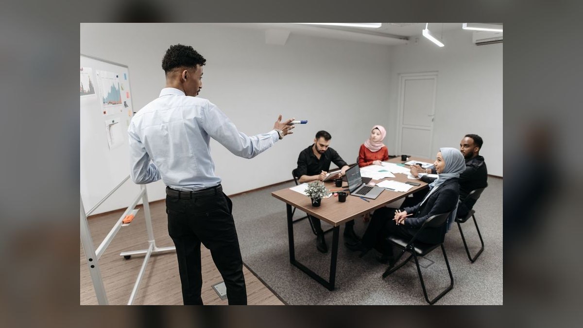 How do you train a sales team in AI & Data in 2027 — figure 9