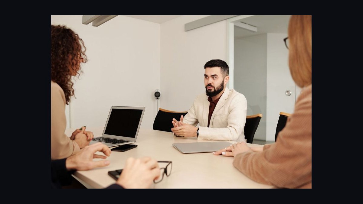 The Win-Loss Interview Question Bank — 60-Min Training in 2027 — figure 1