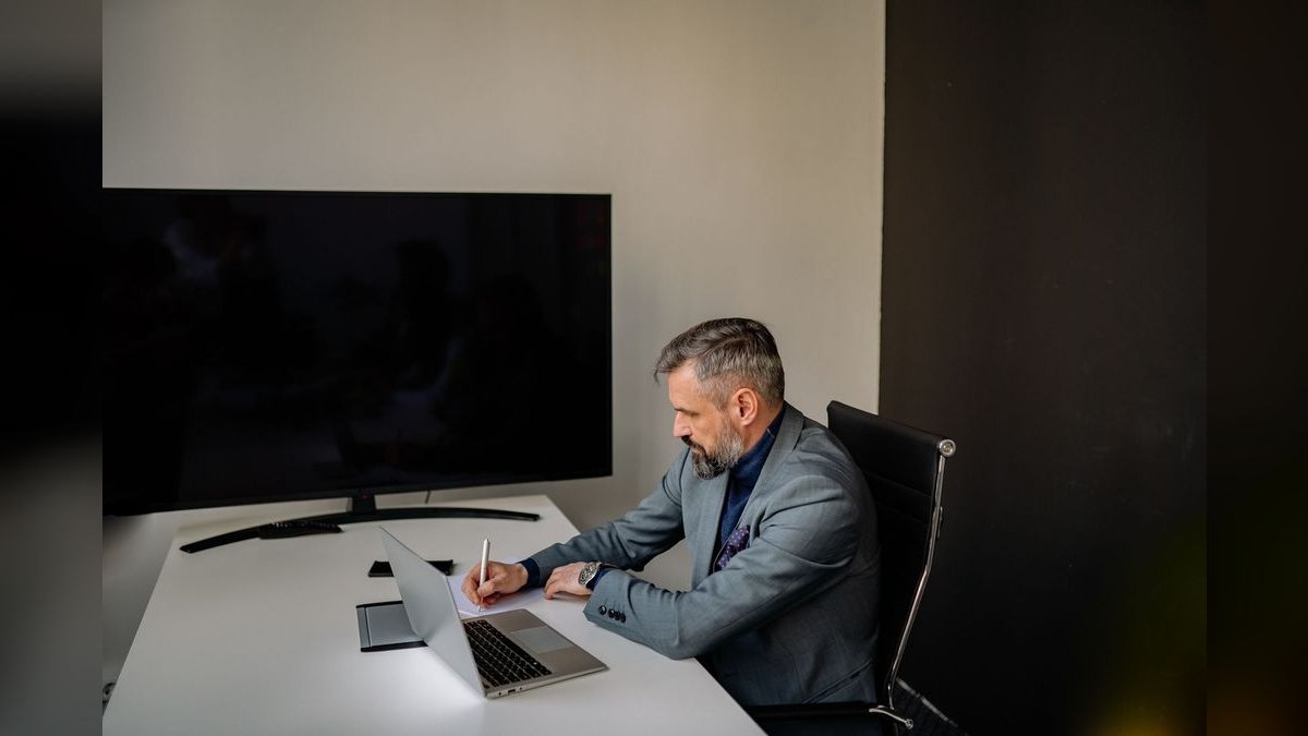Top 10 productivity suites for hybrid work in 2027 — figure 3