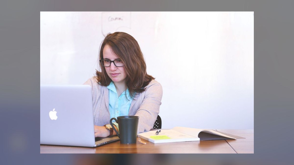 What is the best AI writing assistant for business emails—Jasper or Copy.ai — figure 10