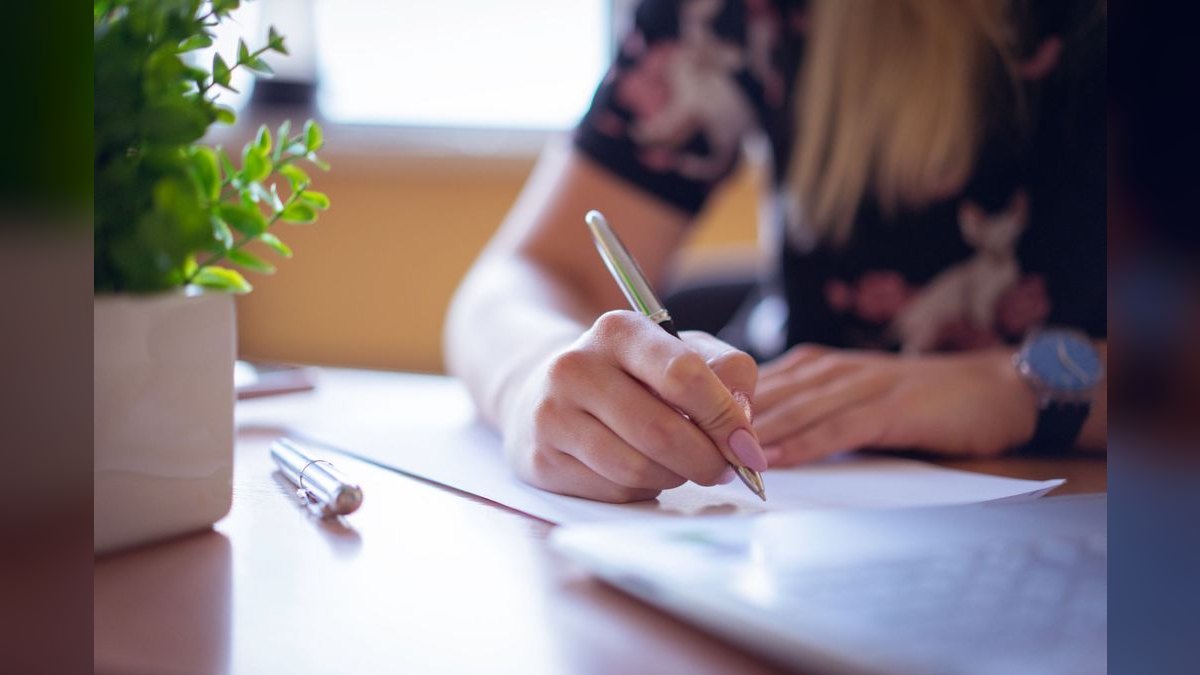 What is the best AI writing assistant for business emails—Jasper or Copy.ai — figure 4