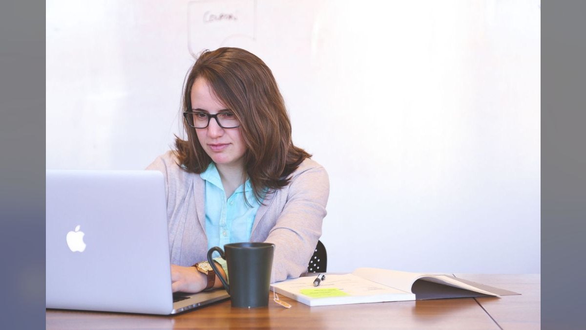 What is the best AI writing assistant for business emails—Jasper or Copy.ai — figure 6