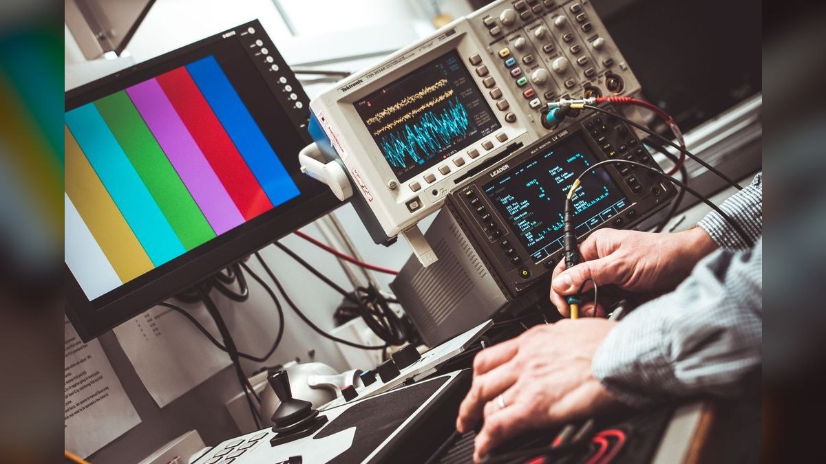 What is the best tool for A/B testing landing pages—Optimizely or VWO?