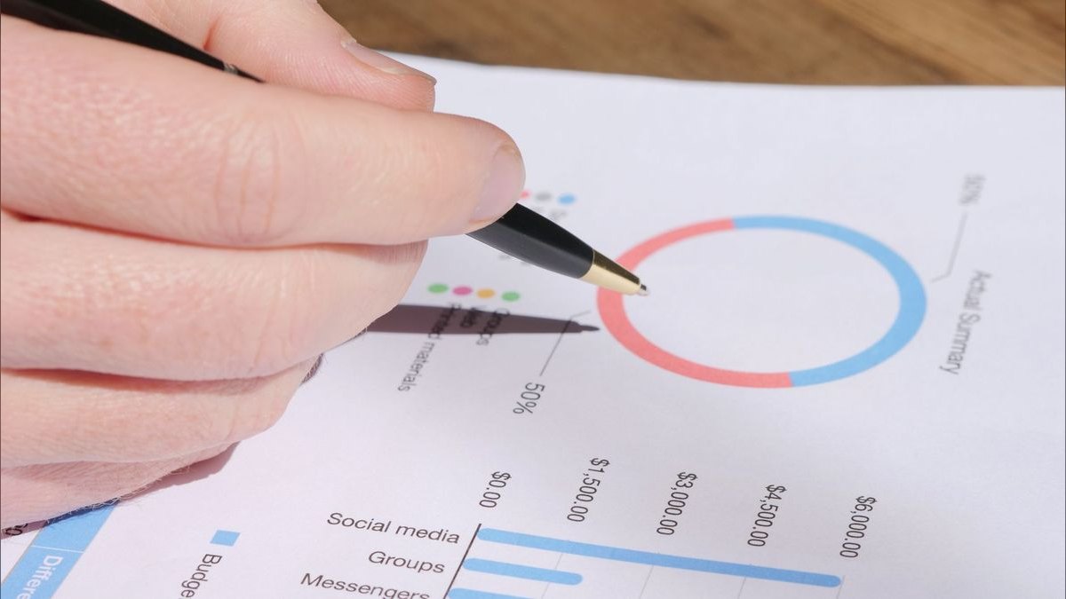 Is HubSpot CRM free enough for a 5-person startup or will I hit limits immediately — figure 2