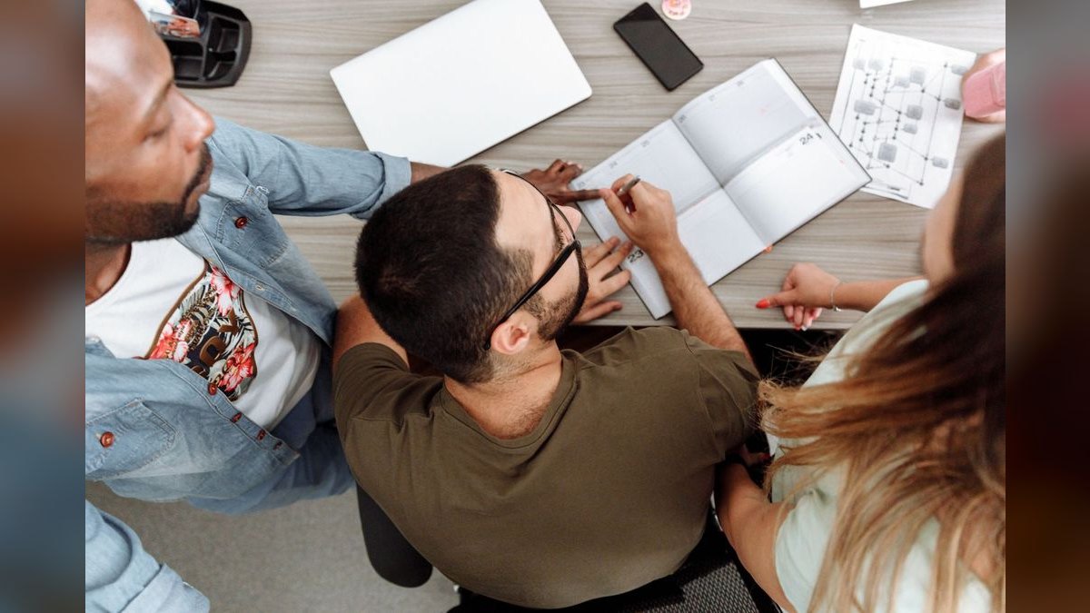 Is HubSpot CRM free enough for a 5-person startup or will I hit limits immediately — figure 6