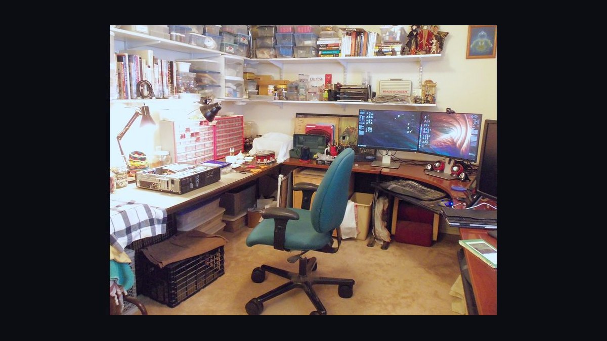 Should I upgrade to HubSpot Enterprise once I need more than 10 custom objects in 2027 — figure 3