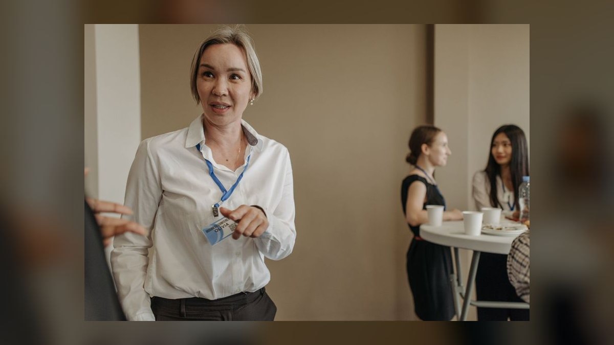 What to Wear to a Networking Event in 2027 — figure 8