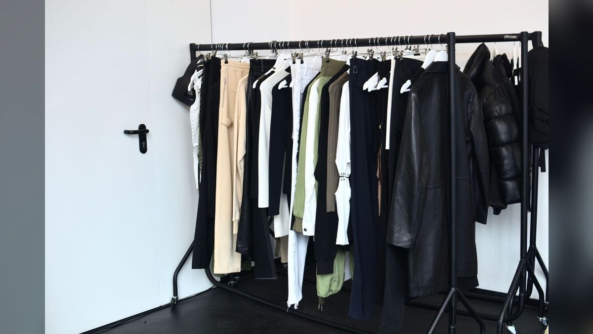 What to Wear to a Company Offsite in 2027 — figure 1
