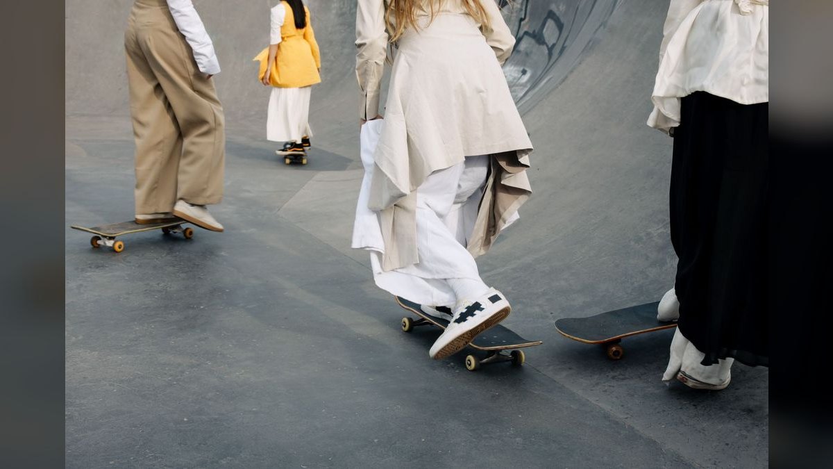 What to Wear to a Company Offsite in 2027 — figure 4