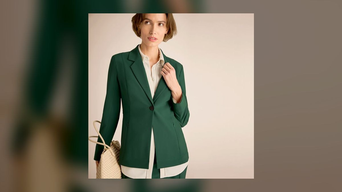Top 10 Wrinkle-Resistant Travel Suits in 2027 — figure 1