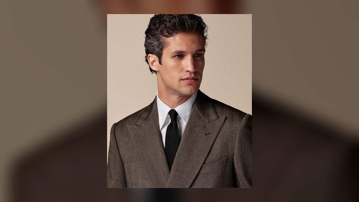 Top 10 Wrinkle-Resistant Travel Suits in 2027 — figure 4