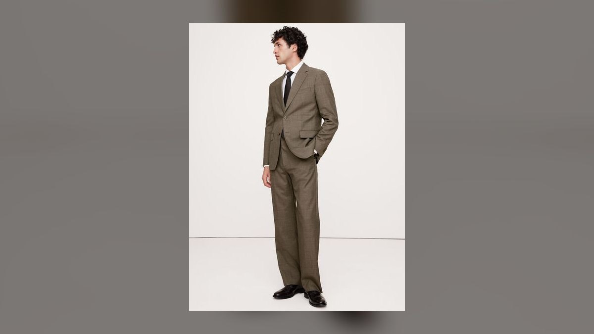 Top 10 Wrinkle-Resistant Travel Suits in 2027 — figure 8