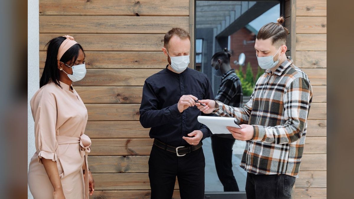 What to Wear to a Real Estate Showing as an Agent in 2027