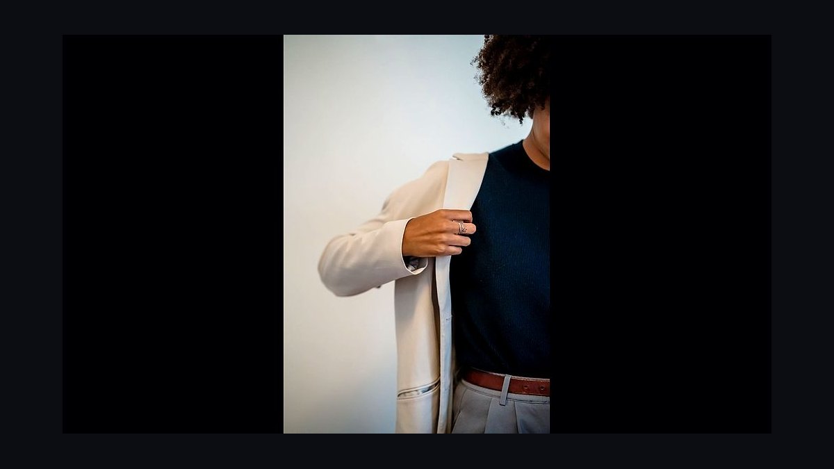 Top 10 Outfits for a Pitch Meeting in 2027 — figure 10