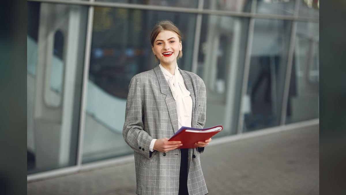 What to Wear to a Career Fair as a New Grad in 2027
