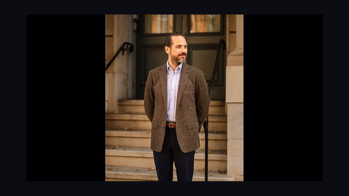 Top 10 Outfits When You Manage People for the First Time in 2027 — figure 9