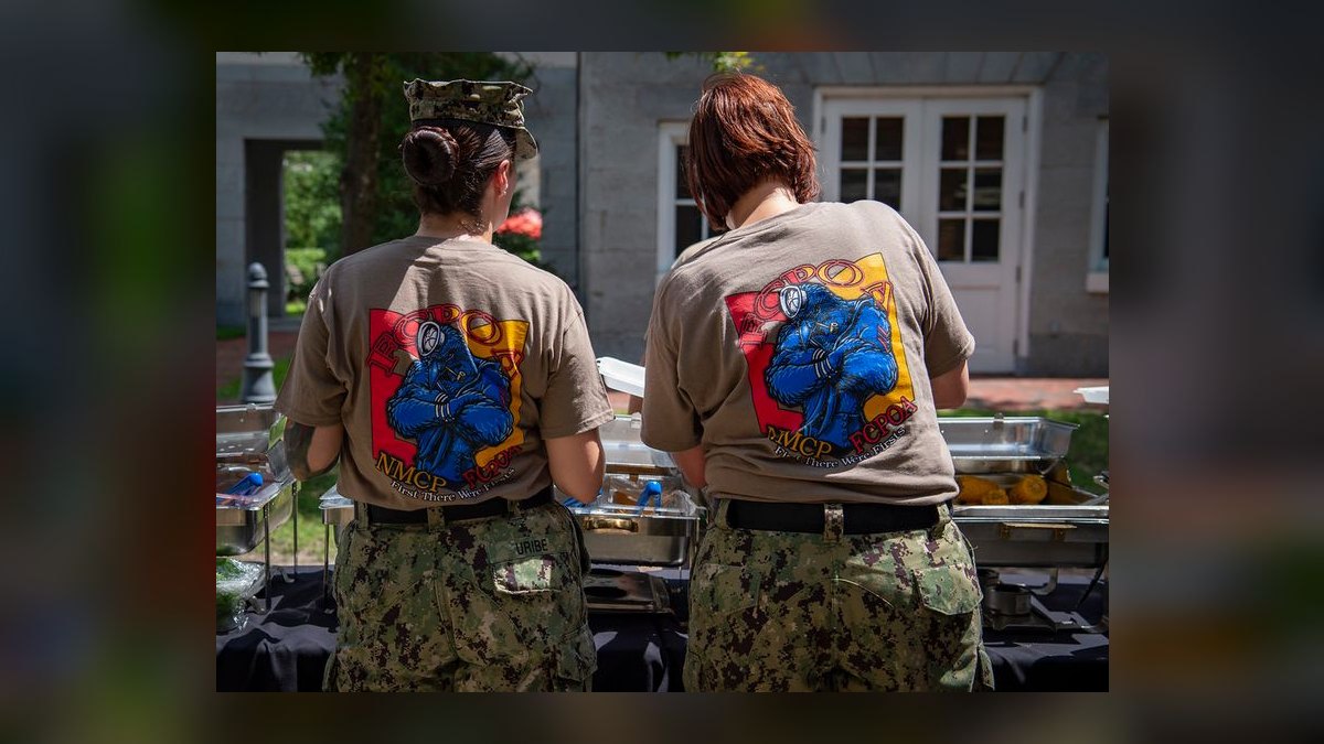 What to Wear to a Fourth of July Cookout in 2027 — figure 9