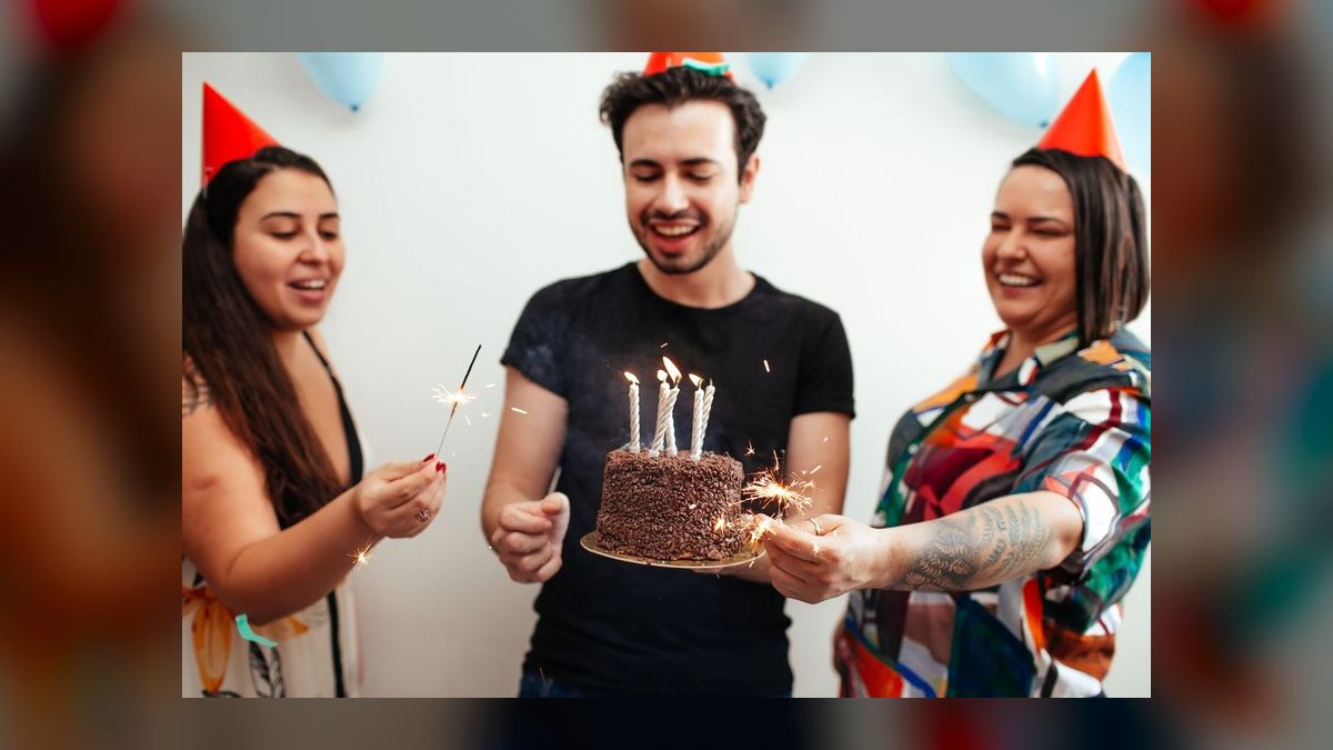 What to Wear to a 50th Birthday Party in 2027 — figure 8