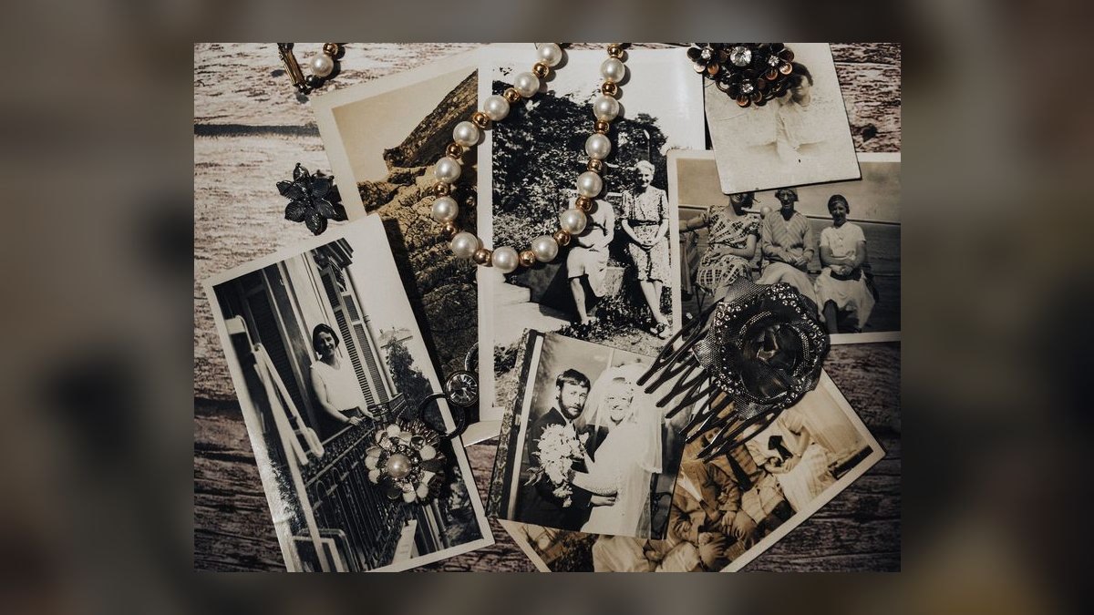 What to Wear for Family Photos in 2027 — figure 8