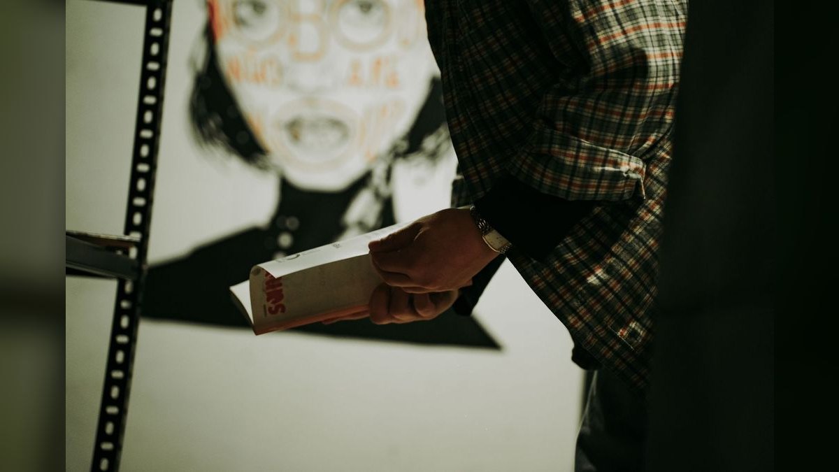 What to Wear to an Art Gallery Opening in 2027