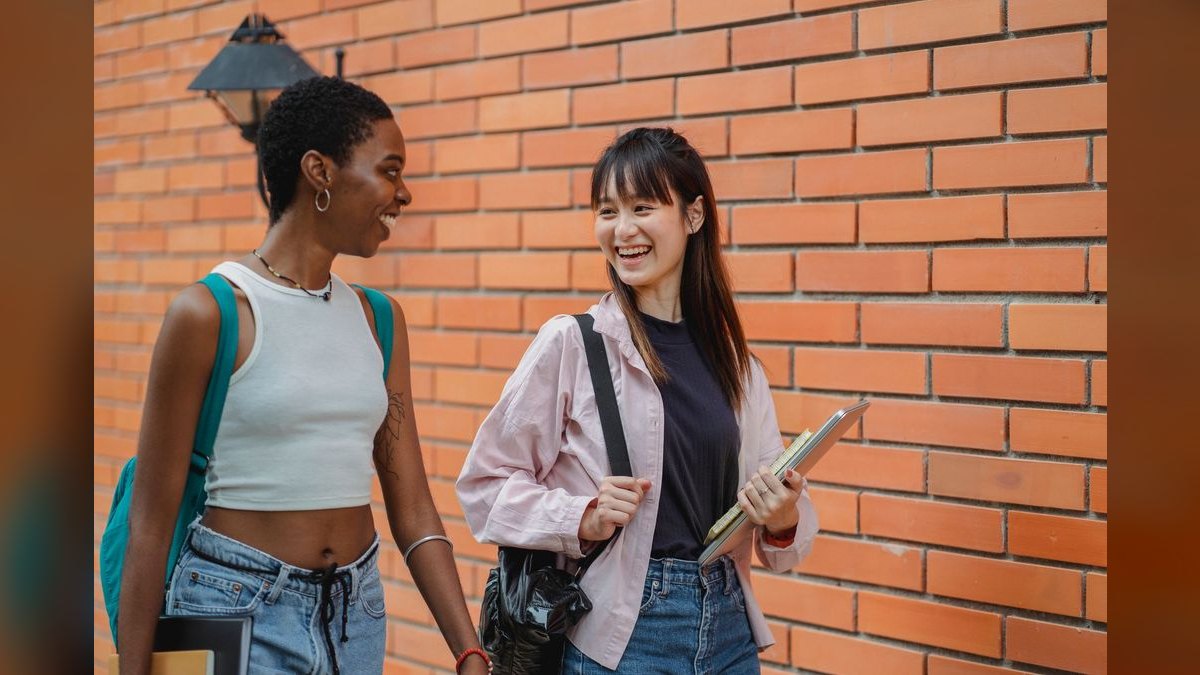 What to Wear to a College Tour in 2027