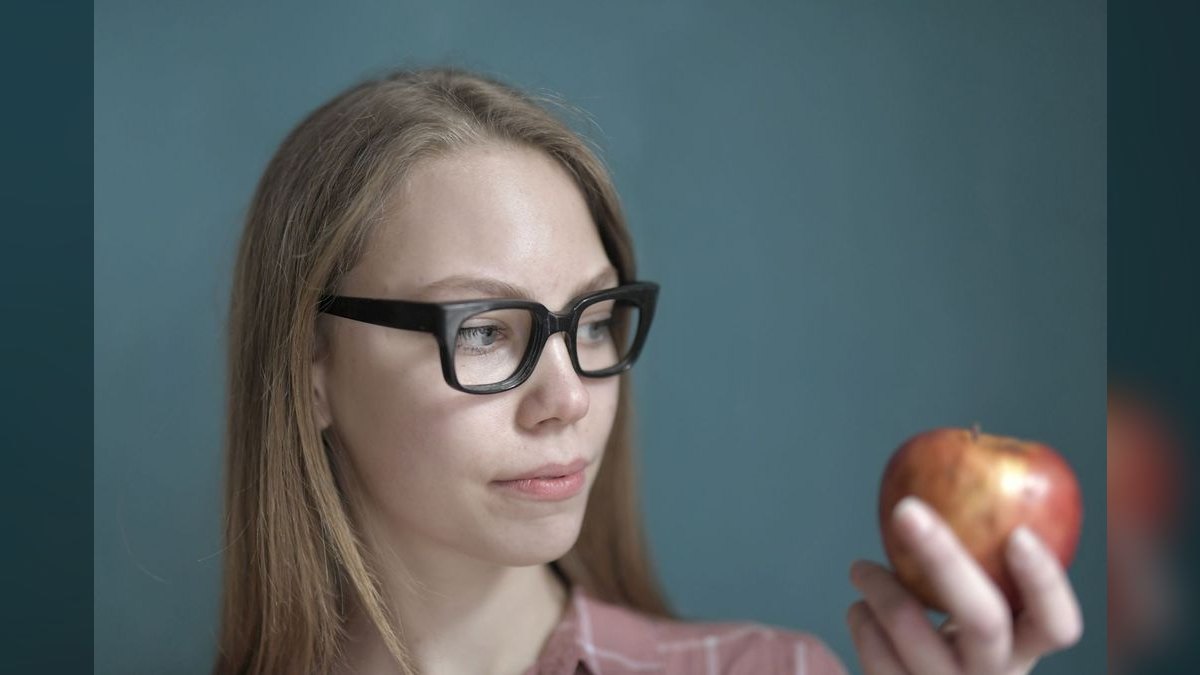 What to Wear for an Apple Body Shape in 2027