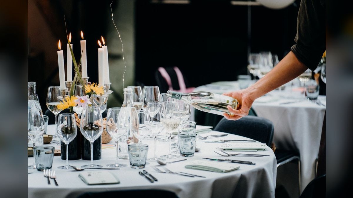 What to Wear to a Client Dinner in 2027