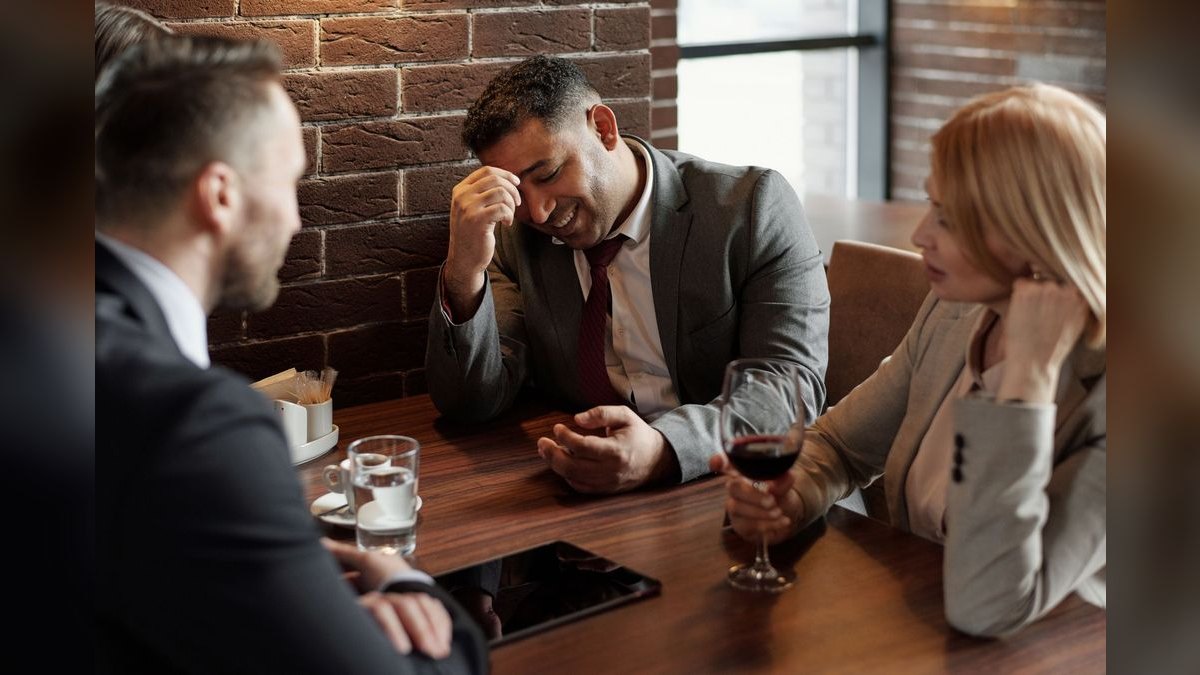 What to Wear to a Networking Lunch in 2027