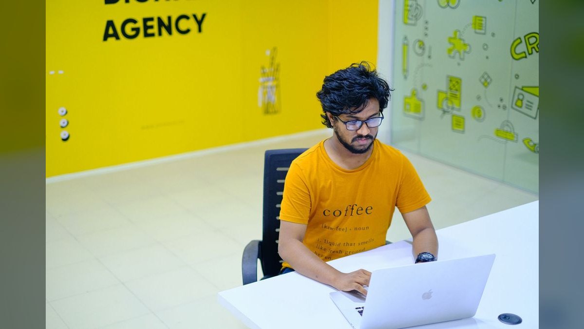 What to Wear to a Creative Agency Office in 2027