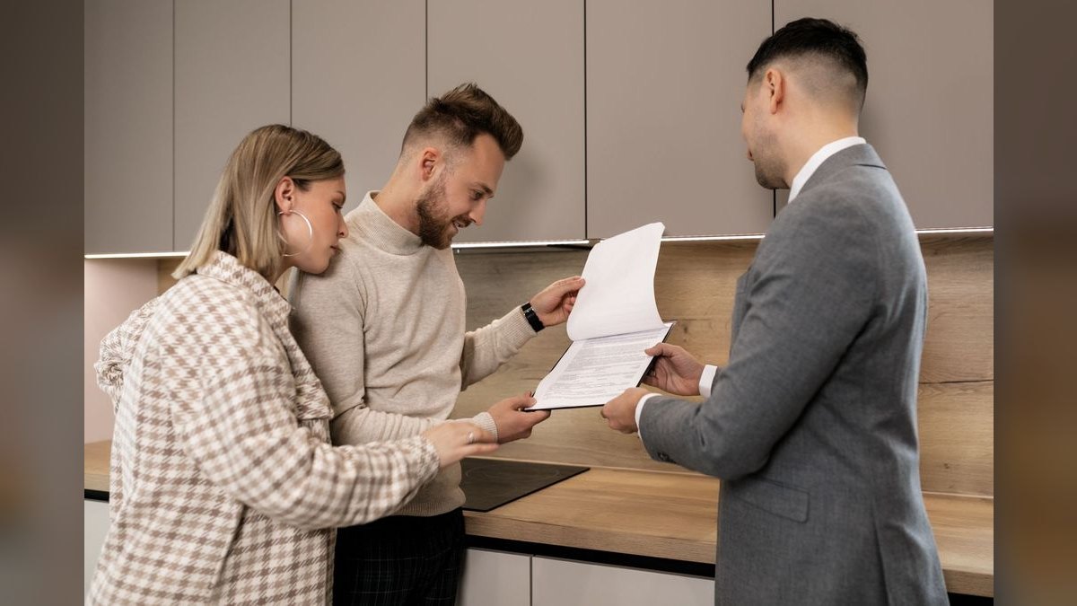 What to Wear to a Real Estate Closing in 2027 — figure 2