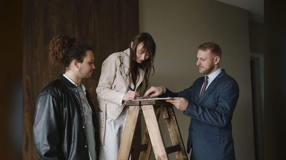 What to Wear to a Real Estate Closing in 2027 — figure 3