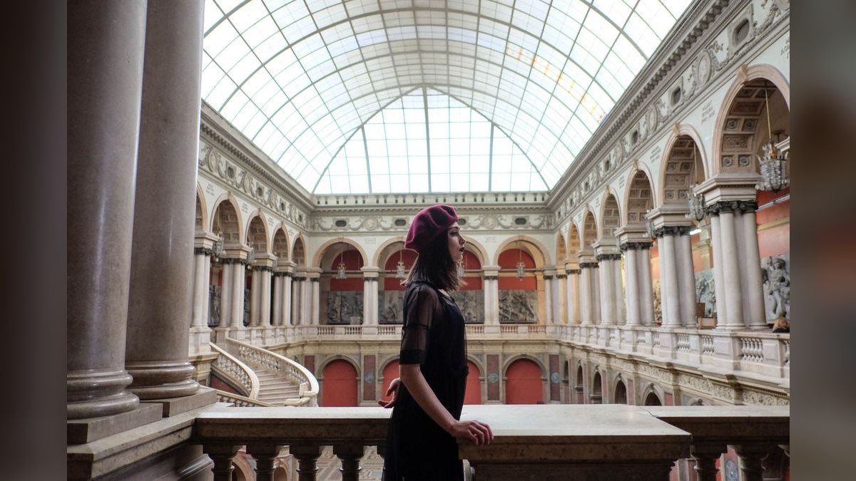 What to Wear to a Museum Date in 2027 — figure 4
