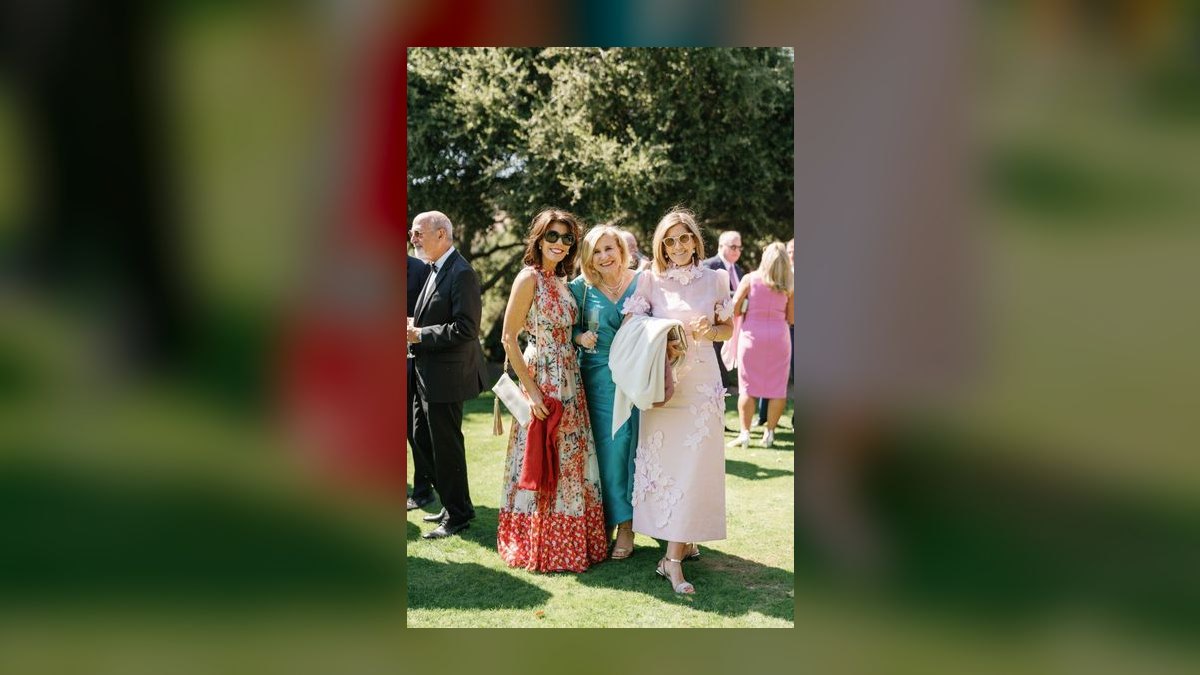 What to Wear as a Guest to a Lakeside Wedding in 2027 — figure 4
