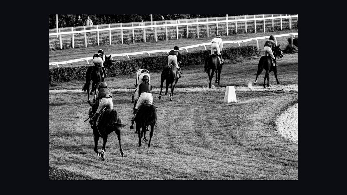 What to Wear to a Horse Race in 2027 — figure 8