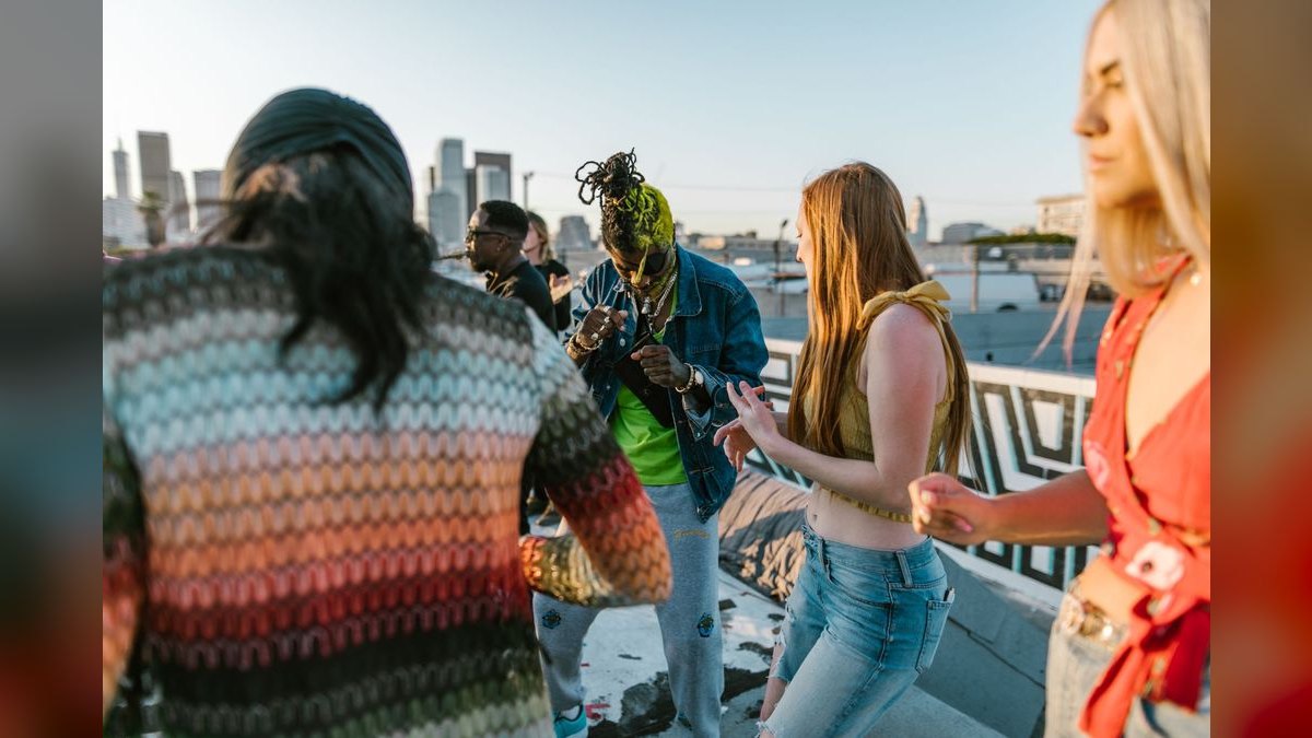 What to Wear to a Spring Rooftop Wedding in 2027 — figure 4