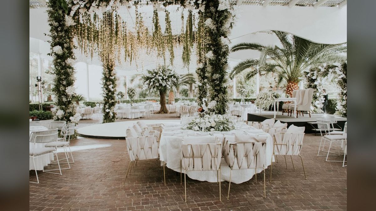 What to Wear as a Wedding Planner to a Greenhouse Wedding in 2027 — figure 2