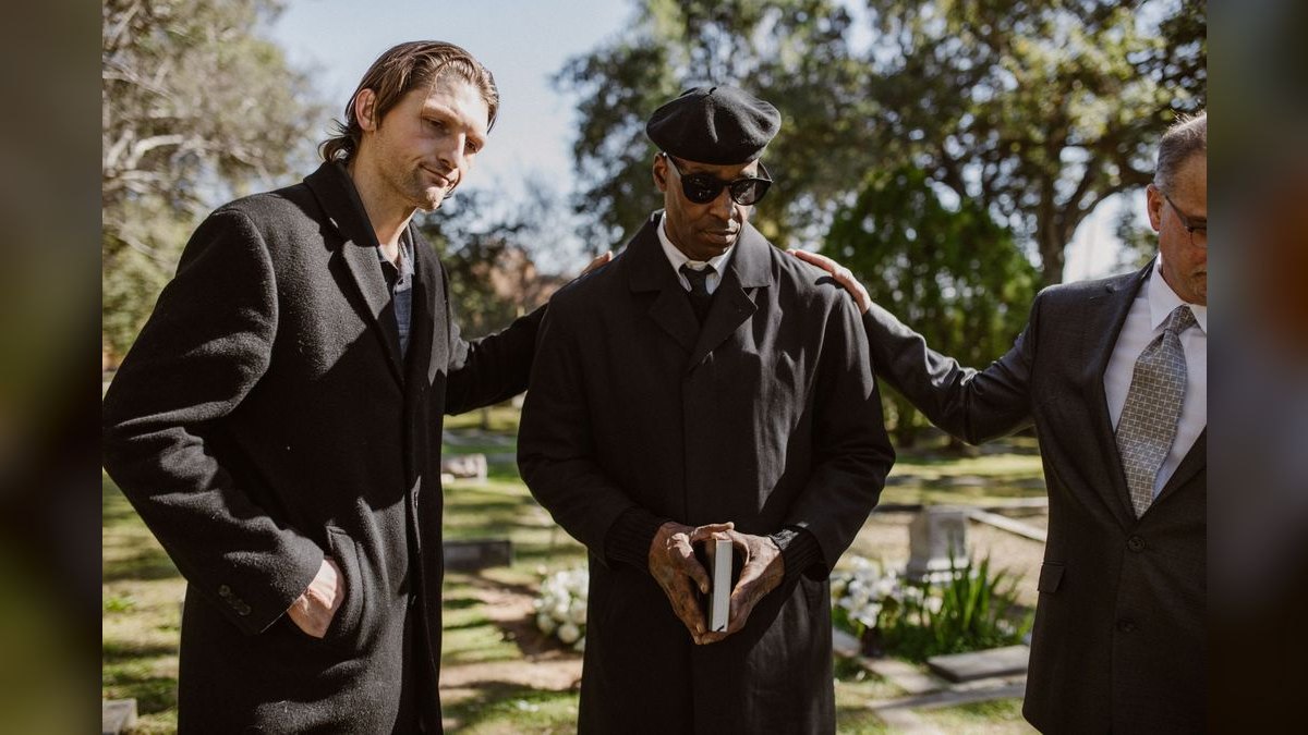 What to Wear to a Funeral if You’re Curvy in 2027