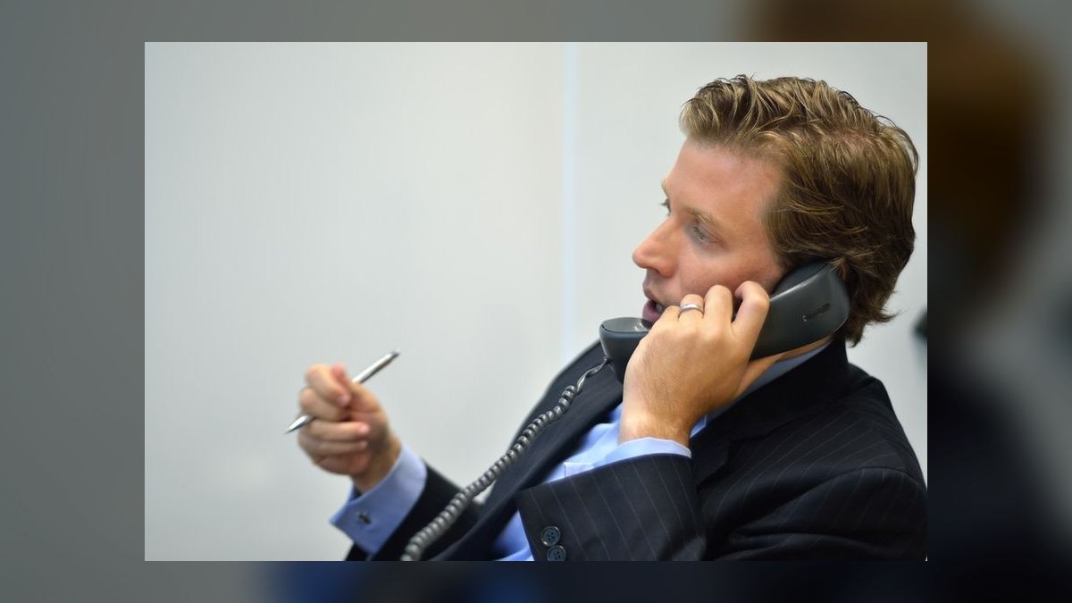 What to Wear to a Marketing Job Interview in 2027 — figure 4