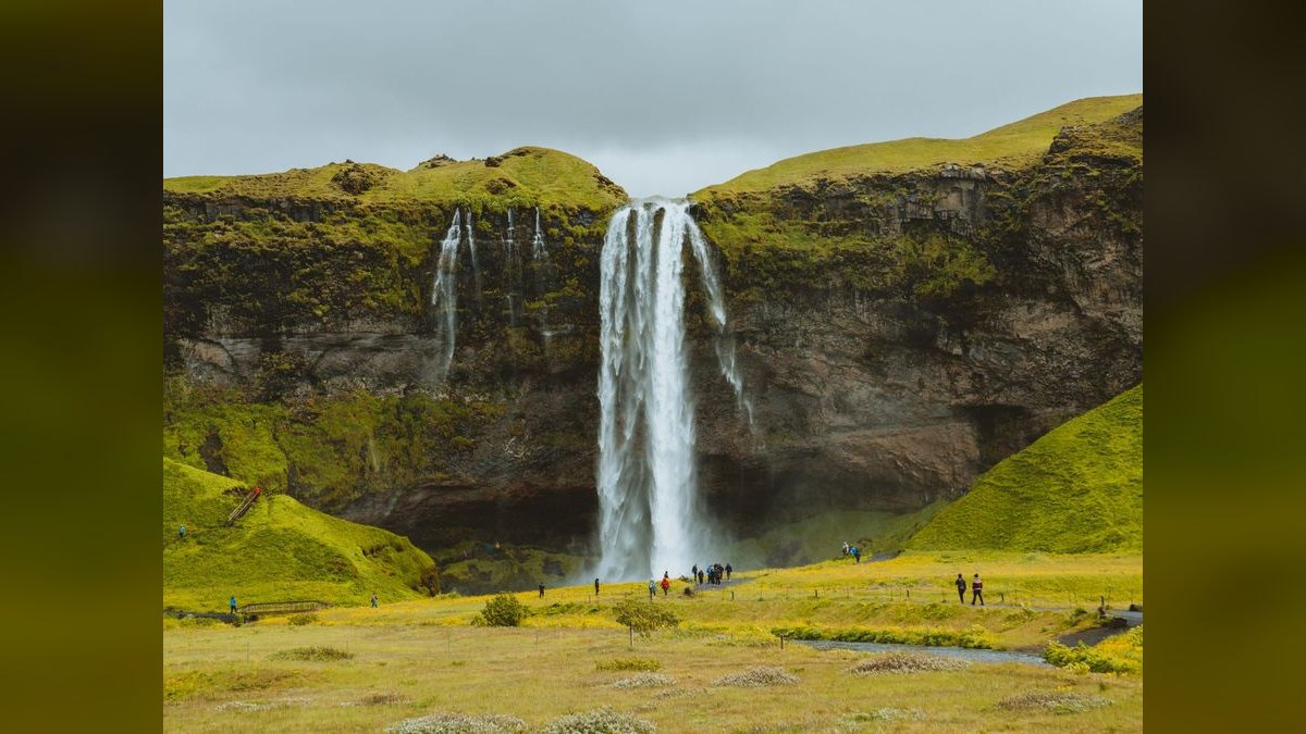 What to Wear in Iceland in Fall in 2027