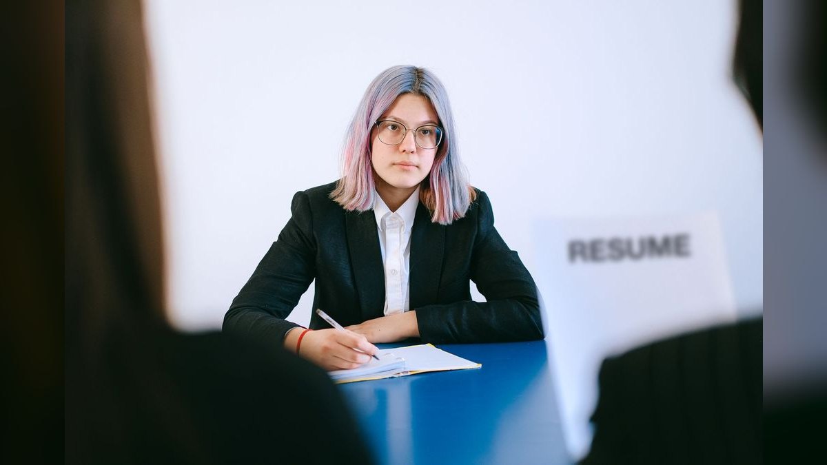 What to Wear to a Job Interview if You Have Broad Shoulders in 2027 — figure 1